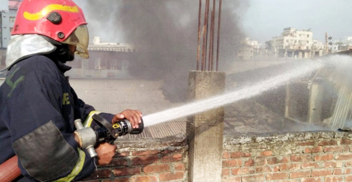 Fire at factory in Dhaka’s Konapara under control Fire at factory in Dhaka’s Konapara under control