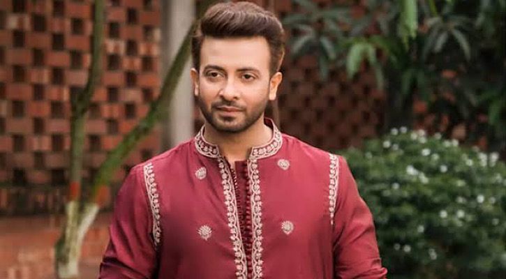 শুটিং সেটে আহত চিত্রনায়ক শাকিব খান শুটিং সেটে আহত চিত্রনায়ক শাকিব খান