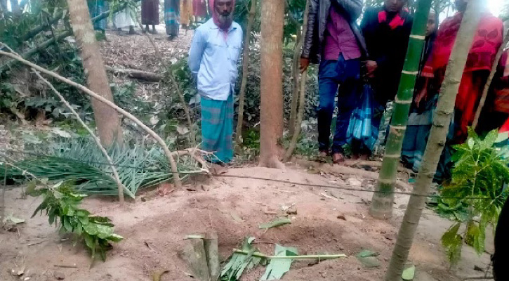 শিশুর মরদেহ কবর থেকে তুলে রাতে একসঙ্গে ঘুমিয়েছিল শরীয়তপুরের  কিশোর