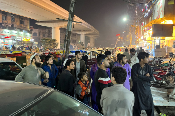 ৭.৭ মাত্রার শক্তিশালী ভূমিকম্পে কেঁপে উঠল আফগানিস্তান,ইন্ডিয়া,পাকিস্তান ৭.৭ মাত্রার শক্তিশালী ভূমিকম্পে কেঁপে উঠল আফগানিস্তান,ইন্ডিয়া,পাকিস্তান