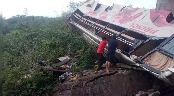 জম্মু-কাশ্মিরে ভয়াবহ দুর্ঘটনা, নিহত ১০