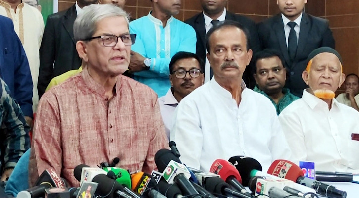 সরকার এত উন্নয়ন করছে যে আগুন নেভানোর মতো সক্ষমতা নেই সরকার এত উন্নয়ন করছে যে আগুন নেভানোর মতো সক্ষমতা নেই