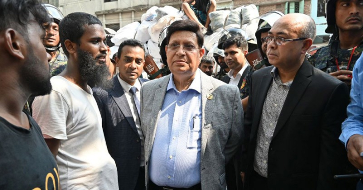 বঙ্গবাজার পরিদর্শনে পররাষ্ট্রমন্ত্রী বঙ্গবাজার পরিদর্শনে পররাষ্ট্রমন্ত্রী