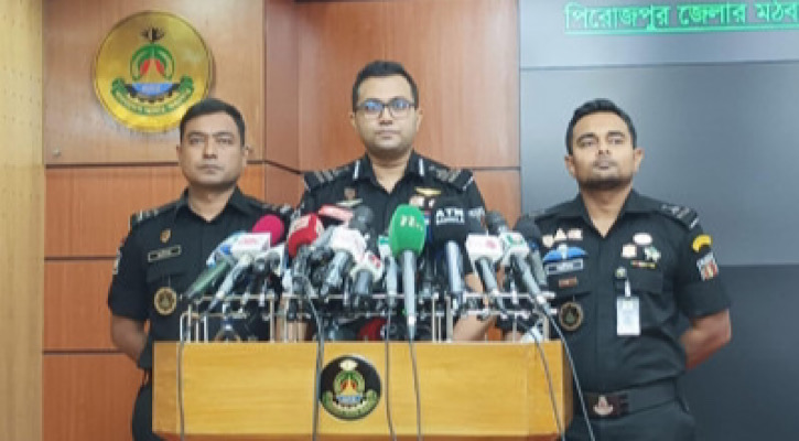 আন্দোলনে পাশে ছিলাম, অভ্যুত্থান সফল করতে কাজ করছি: র্যাব পরিচালক আন্দোলনে পাশে ছিলাম, অভ্যুত্থান সফল করতে কাজ করছি: র্যাব পরিচালক