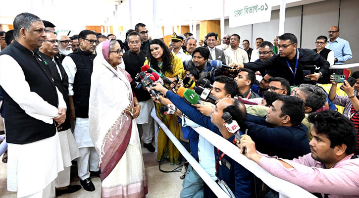 প্রথম দিনেই আ.লীগের মনোনয়ন ফরম বিক্রি ১ হাজার প্রথম দিনেই আ.লীগের মনোনয়ন ফরম বিক্রি ১ হাজার