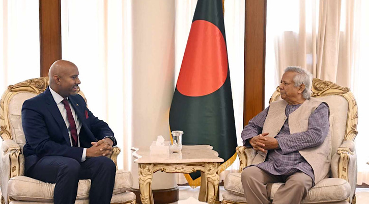 পাচার হওয়া বিলিয়ন ডলার উদ্ধারে কানাডার সহায়তা চাইলেন প্রধান উপদেষ্টা পাচার হওয়া বিলিয়ন ডলার উদ্ধারে কানাডার সহায়তা চাইলেন প্রধান উপদেষ্টা