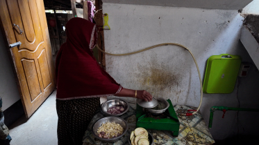ভোলায় মুরগির বিষ্ঠা থেকে বায়োগ্যাস: গ্যাসে রান্না করছে ১৫ পরিবার