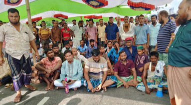 ভাঙ্গায় আসন পুনর্বিন্যাসের দাবিতে টানা তৃতীয় দিনের মতো মহাসড়ক অবরোধ