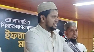 রাষ্ট্র এখনো পরিপূর্ণ স্বাধীন হয়নি, অনেক পথ বাকি আছে: তথ্য উপদেষ্টা