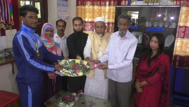 বিশেষ অলিম্পিকে স্বর্ণজয়ী ভোলার তিন শিক্ষার্থীকে সংবর্ধনা বিশেষ অলিম্পিকে স্বর্ণজয়ী ভোলার তিন শিক্ষার্থীকে সংবর্ধনা