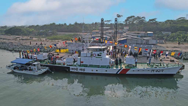 বিজয় দিবসে ভোলায় জনসাধারণের জন্য উন্মুক্ত কোস্টগার্ডের যুদ্ধজাহাজ