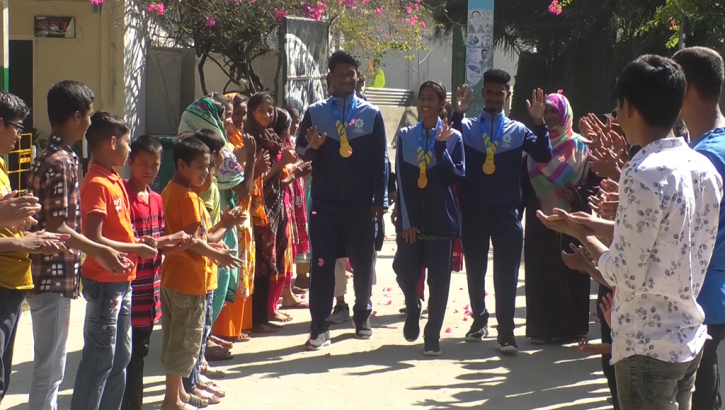 বিশেষ অলিম্পিকে স্বর্ণজয়ী ভোলার তিন শিক্ষার্থীকে সংবর্ধনা