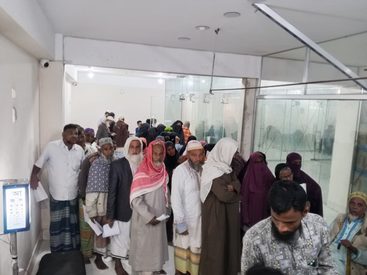২৯৭ জন পেলেন চোখের সেবা, ৬৪ জনের ছানি অপারেশন