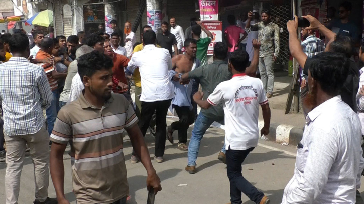 ভোলায় বিএনপি ও বিজেপি—দুই গ্রুপের মধ্যে ব্যাপক সংঘর্ষ ভোলায় বিএনপি ও বিজেপি—দুই গ্রুপের মধ্যে ব্যাপক সংঘর্ষ